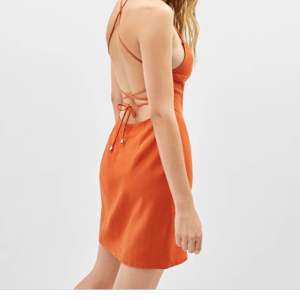 LOOKING FOR!! Bershka orange backless dress